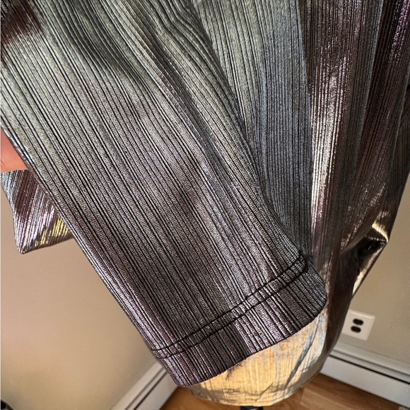 NWT CECE GUNMETAL Silver LIKE Shimmering Women's long sleeve Top Sz L Large NEW - Picture 9 of 9